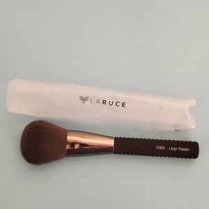 Brand New Laruce large powder brush